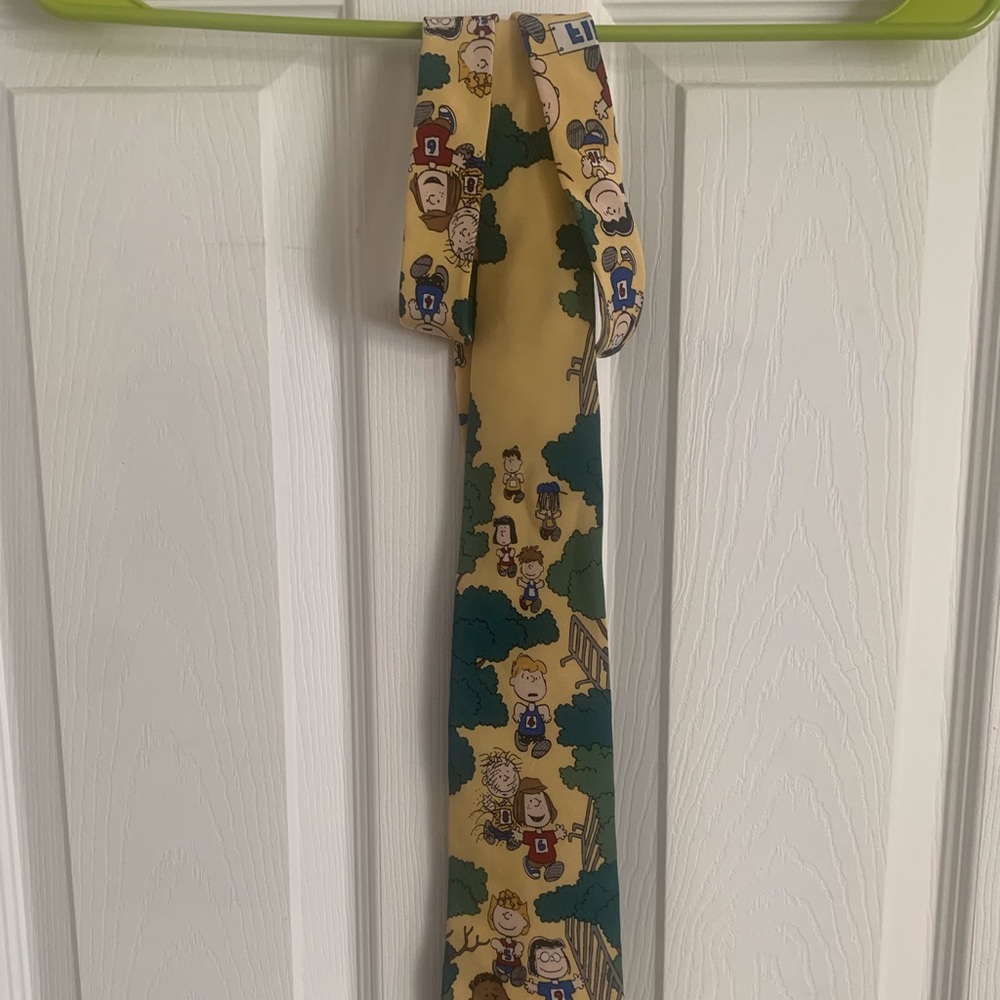 Silk “Peanuts” tie EUC